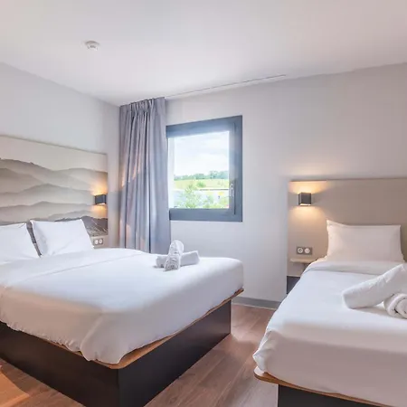 B&B Hotel Cholet Nord Exterior photo