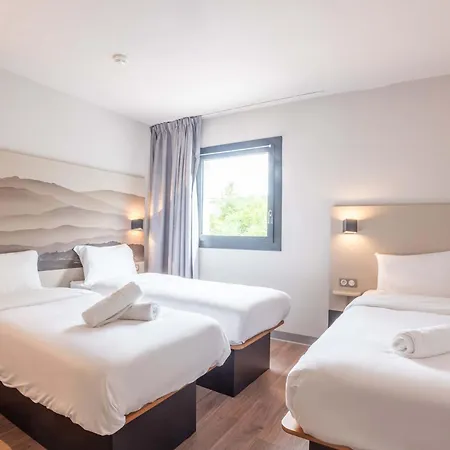 B&B Hotel Cholet Nord Exterior photo