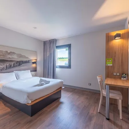 B&B Hotel Cholet Nord Exterior photo