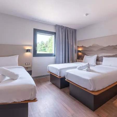 B&B Hotel Cholet Nord Exterior photo