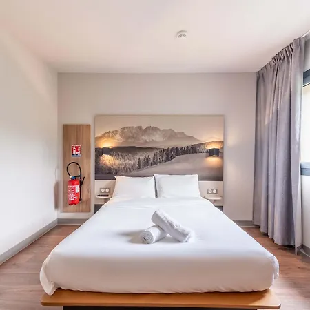 B&B Hotel Cholet Nord Exterior photo