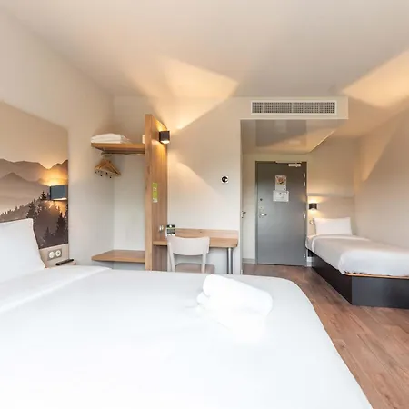 B&B Hotel Cholet Nord Exterior photo