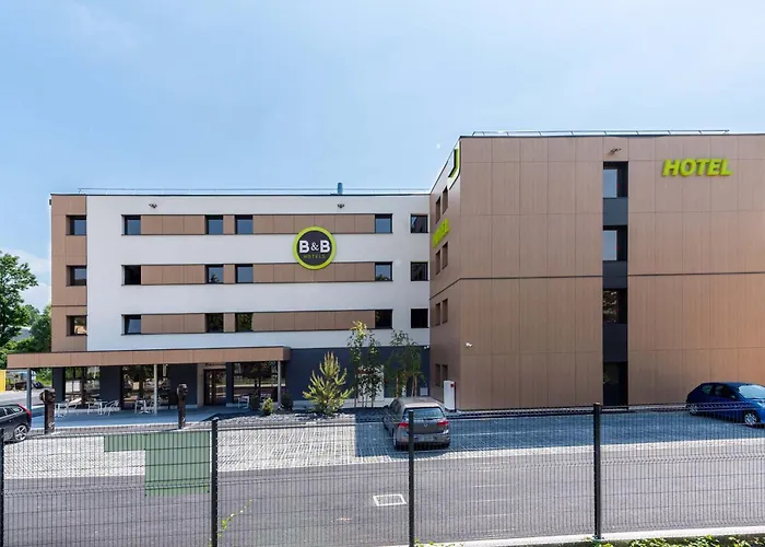 B&B Hôtel Cholet Nord